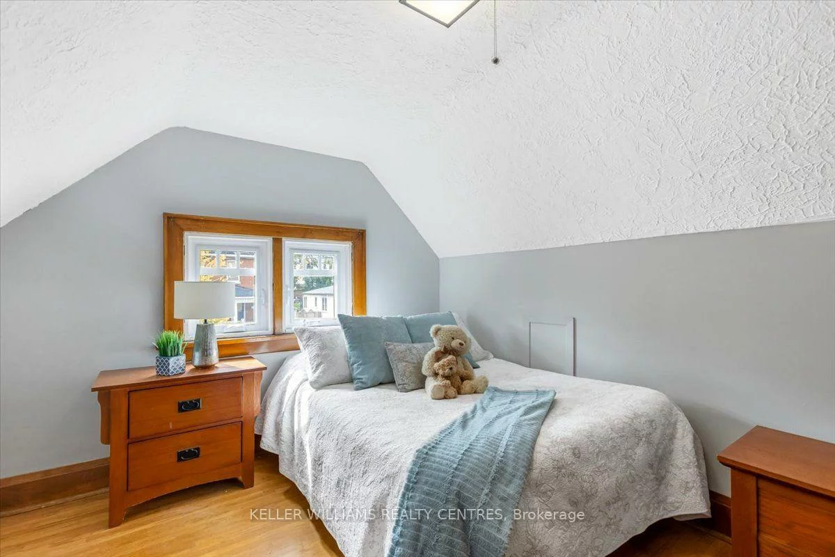 431, Eagle, Central Newmarket, Newmarket