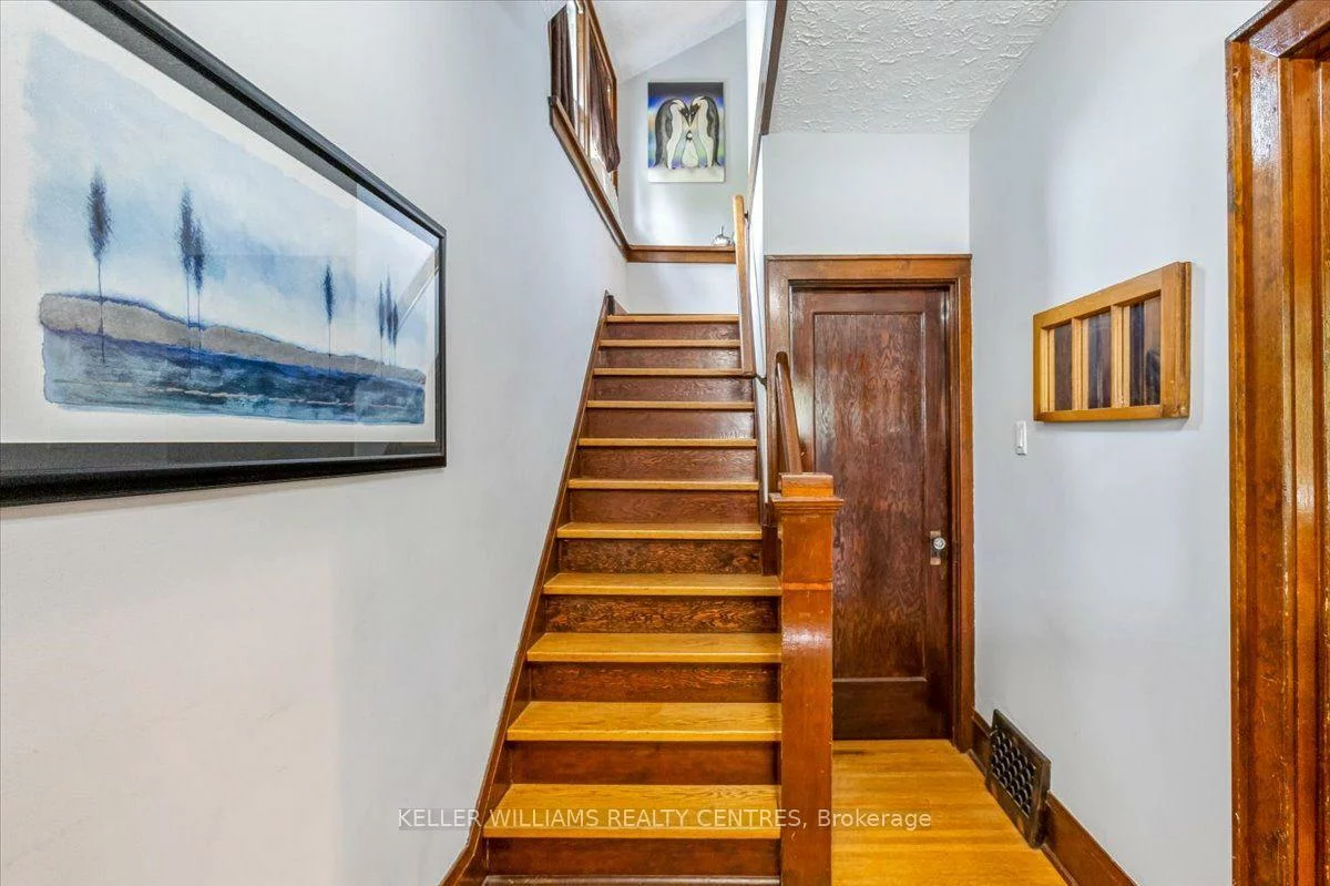 431, Eagle, Central Newmarket, Newmarket