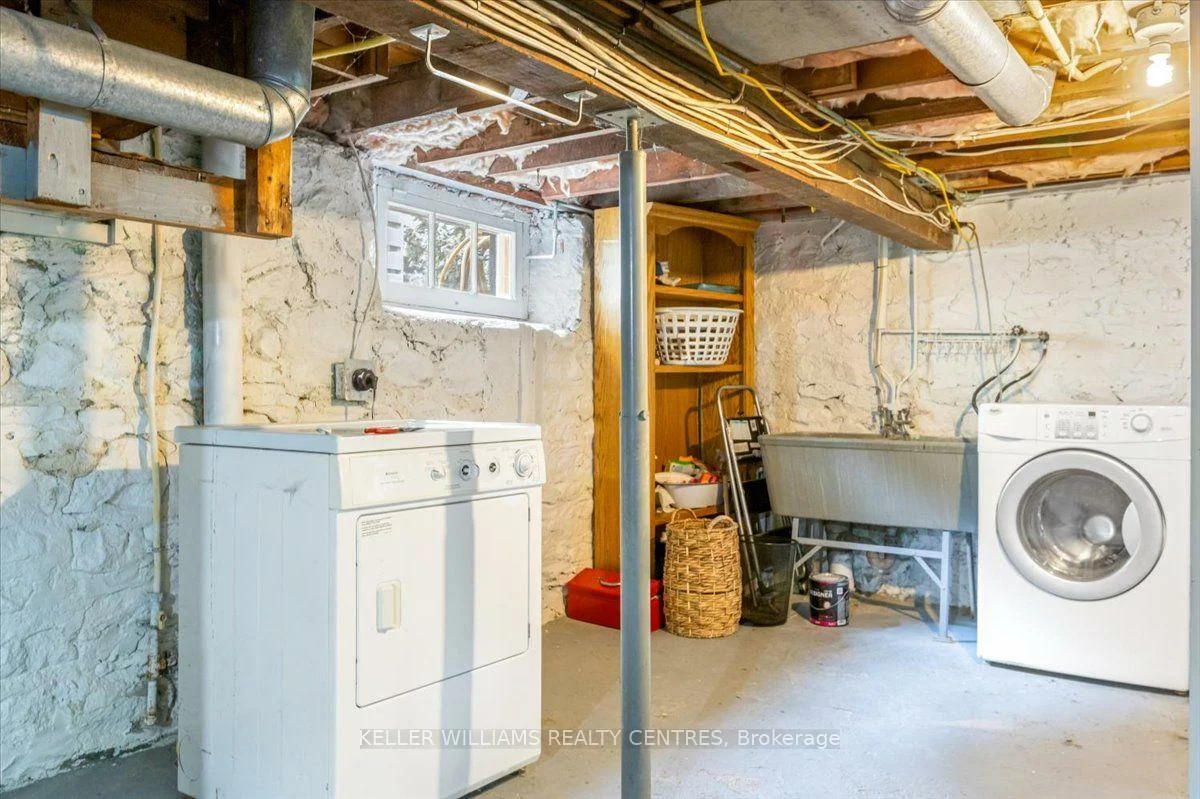 431, Eagle, Central Newmarket, Newmarket