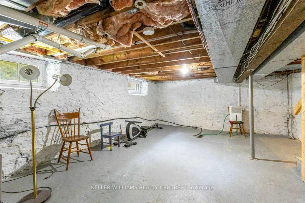 431, Eagle, Central Newmarket, Newmarket