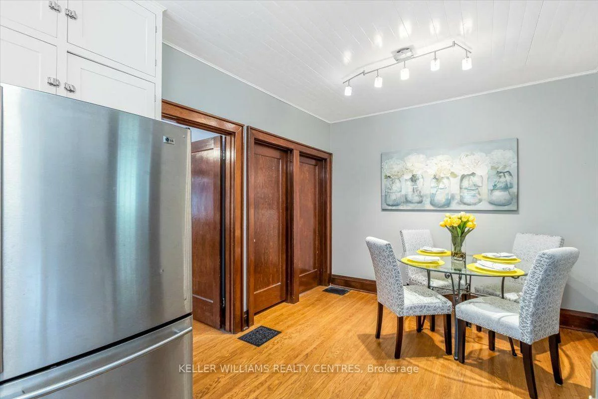 431, Eagle, Central Newmarket, Newmarket