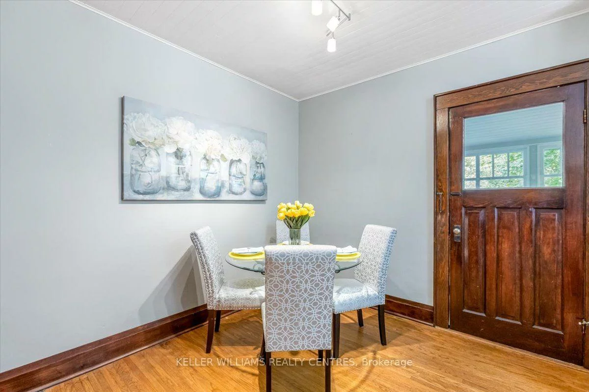 431, Eagle, Central Newmarket, Newmarket