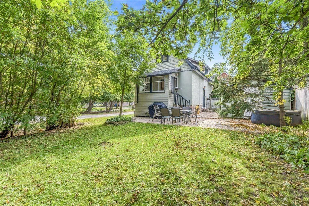 431, Eagle, Central Newmarket, Newmarket