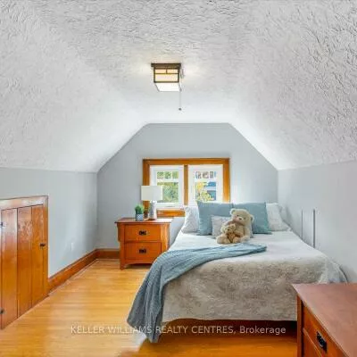431, Eagle, Central Newmarket, Newmarket