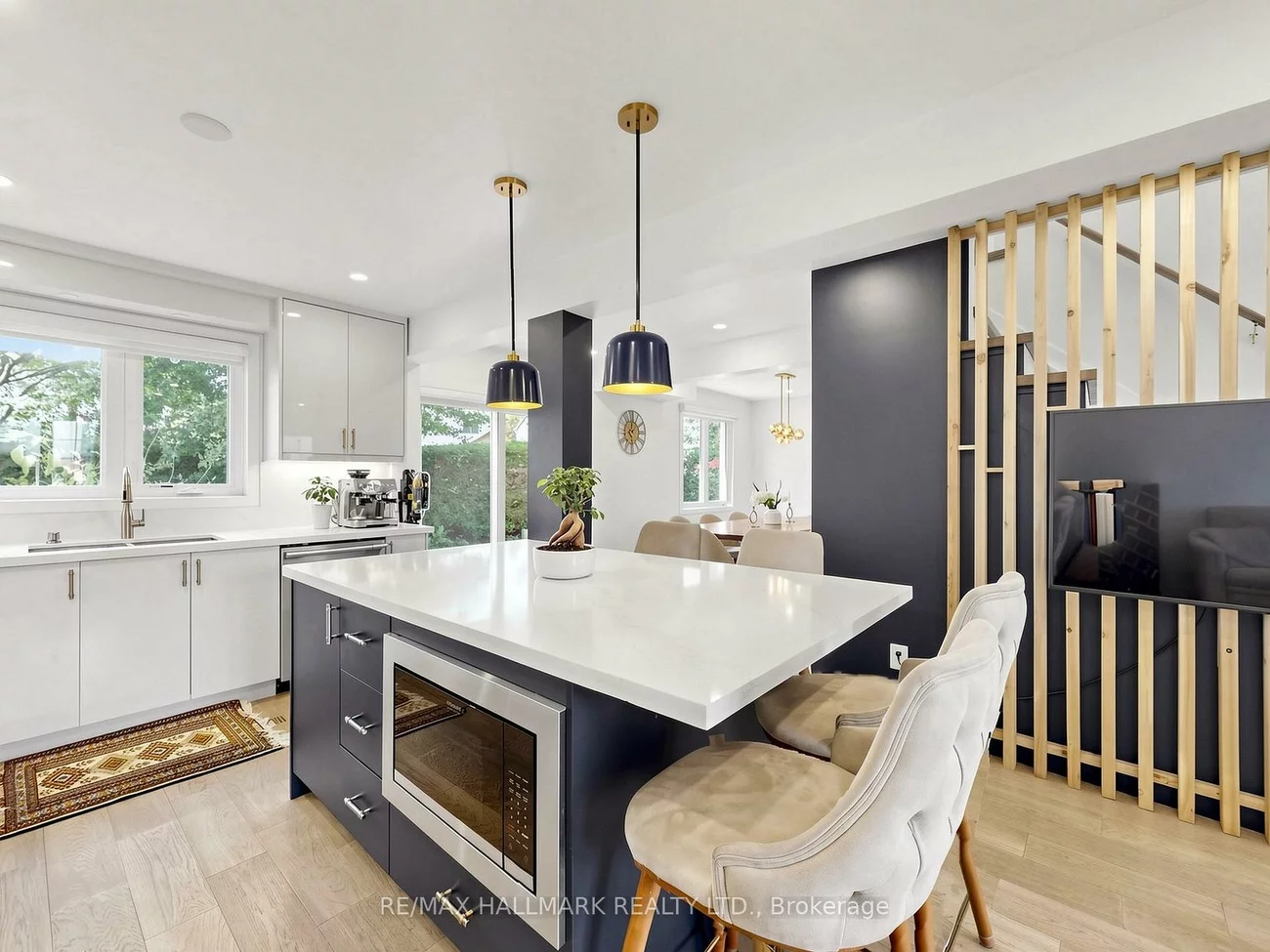 400, Handley, Central Newmarket, Newmarket