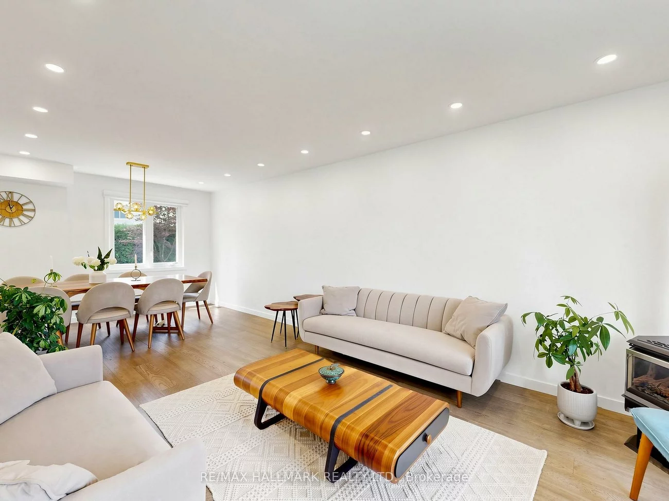 400, Handley, Central Newmarket, Newmarket