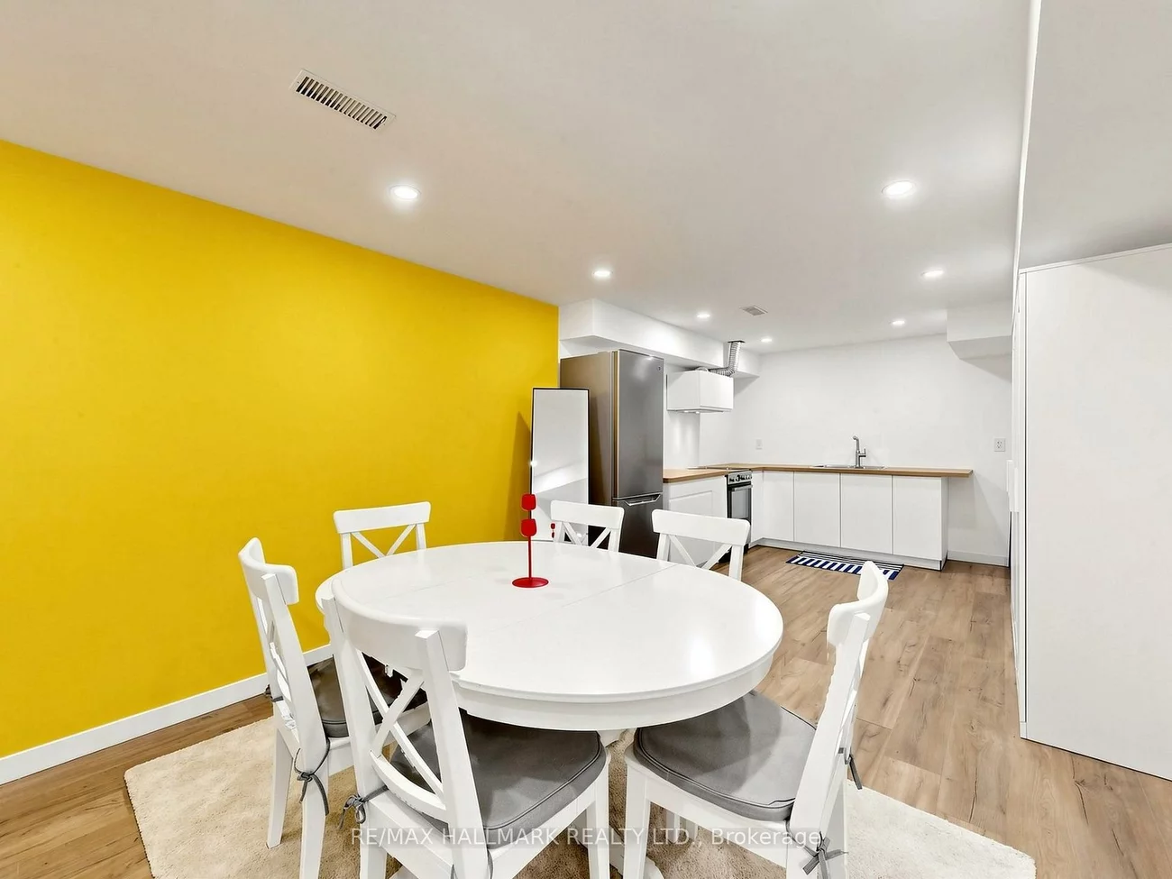 400, Handley, Central Newmarket, Newmarket