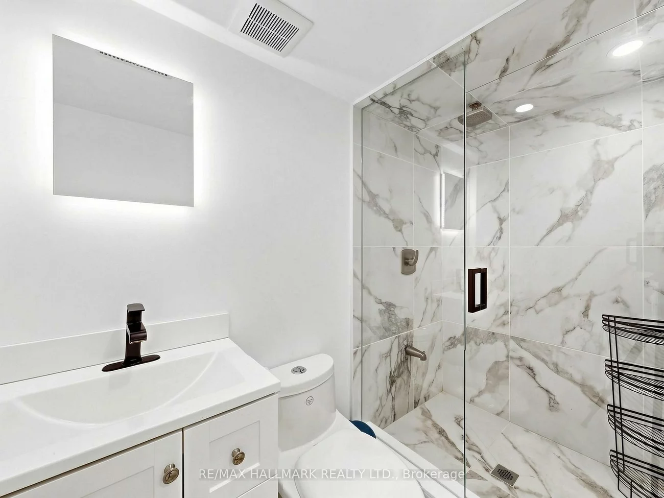 400, Handley, Central Newmarket, Newmarket