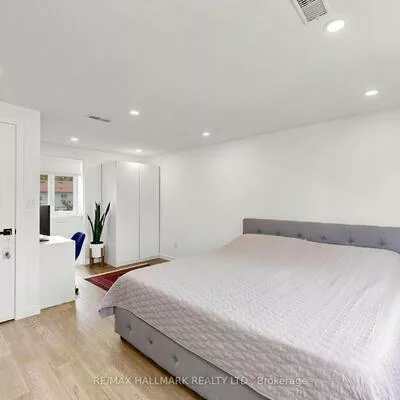 400, Handley, Central Newmarket, Newmarket