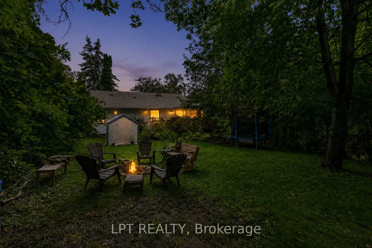 98, Don Mor, Central Newmarket, Newmarket