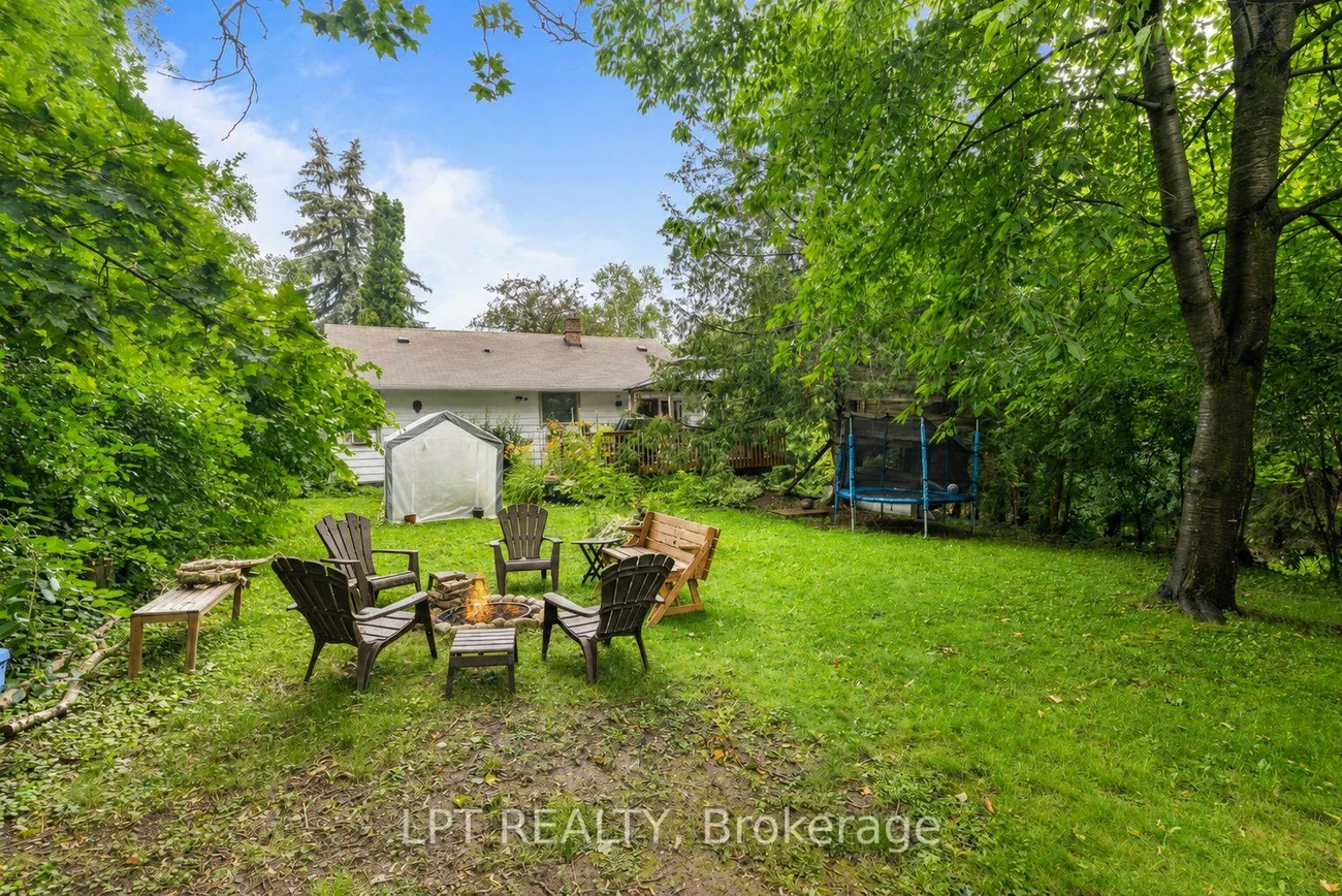 98, Don Mor, Central Newmarket, Newmarket