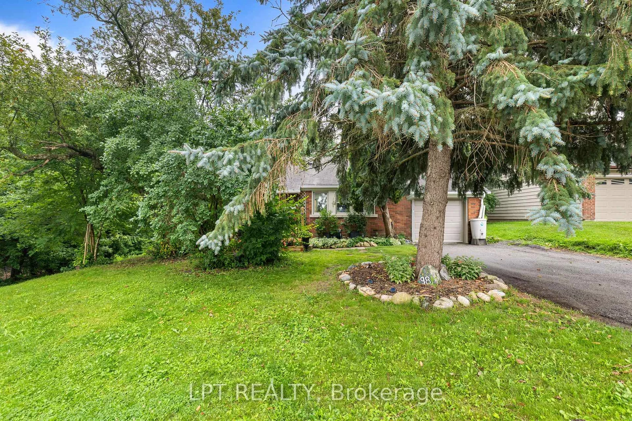 98, Don Mor, Central Newmarket, Newmarket
