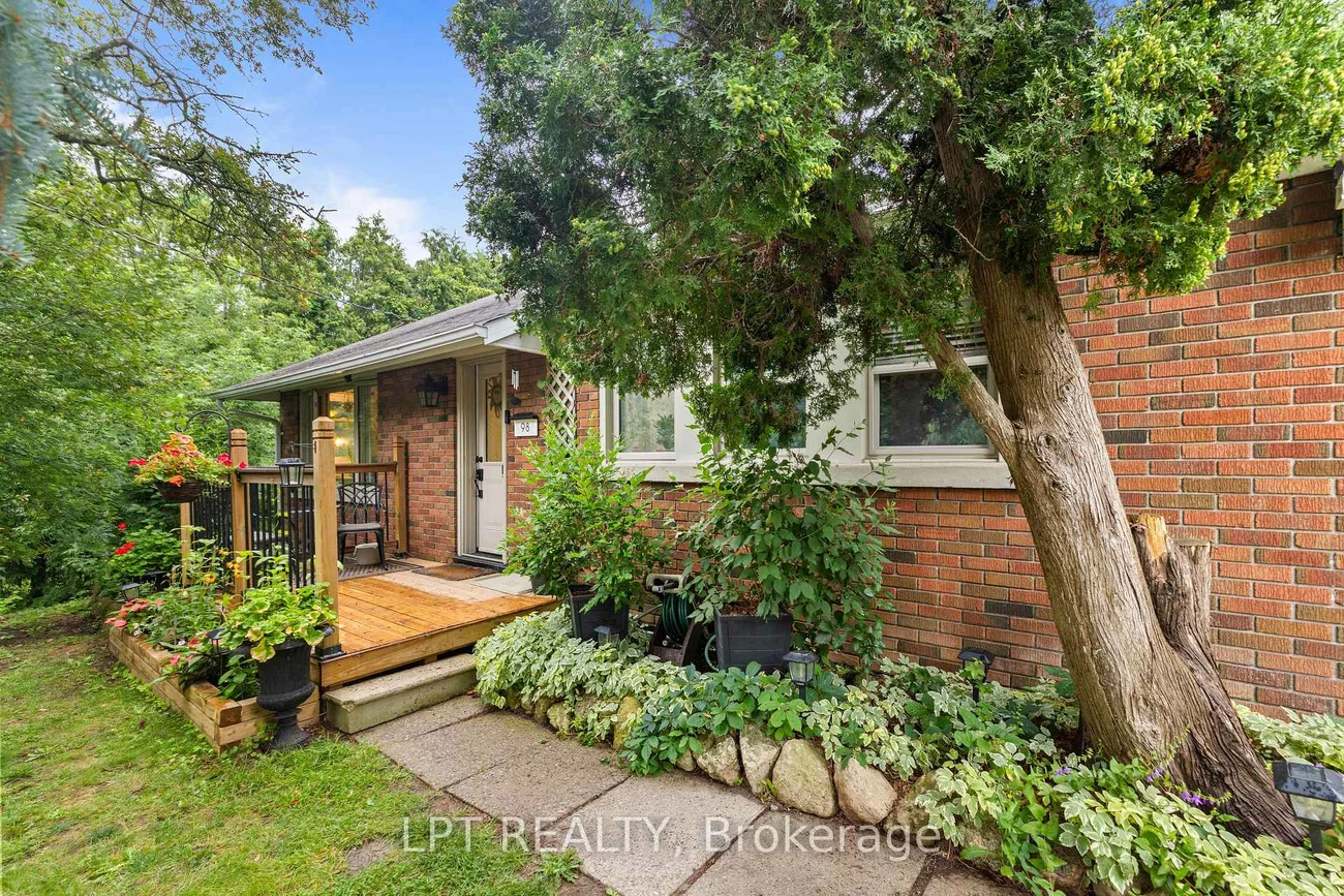 98, Don Mor, Central Newmarket, Newmarket