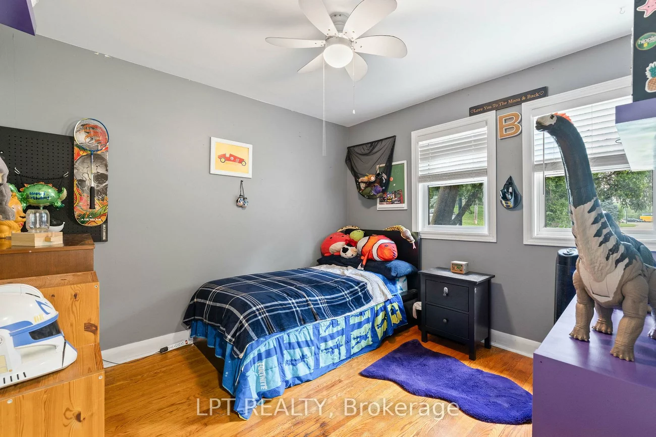 98, Don Mor, Central Newmarket, Newmarket