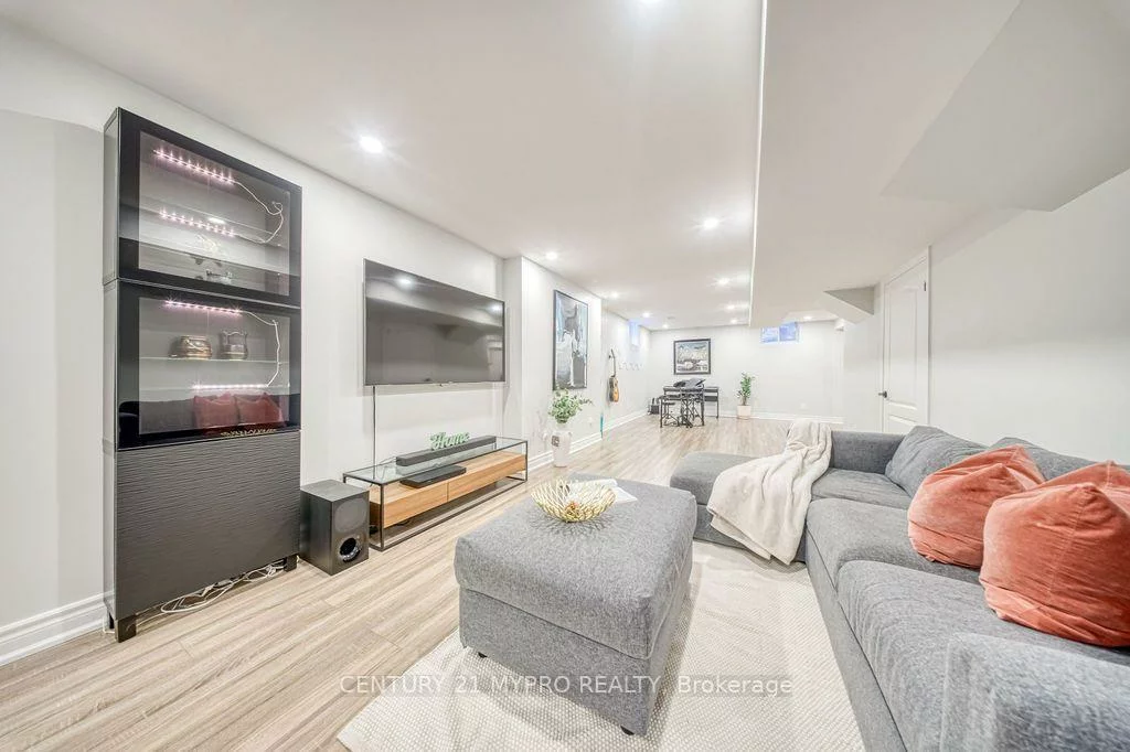1032, Wilbur Pipher, Stonehaven-Wyndham, Newmarket