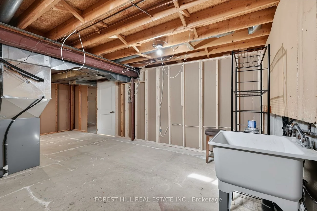 1068, Wildwood, Gorham-College Manor, Newmarket