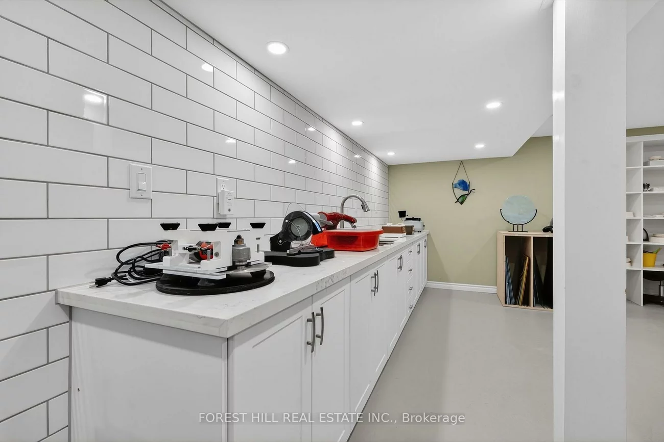 1068, Wildwood, Gorham-College Manor, Newmarket