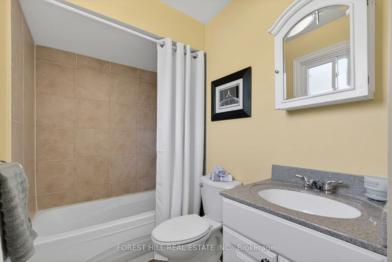 1068, Wildwood, Gorham-College Manor, Newmarket