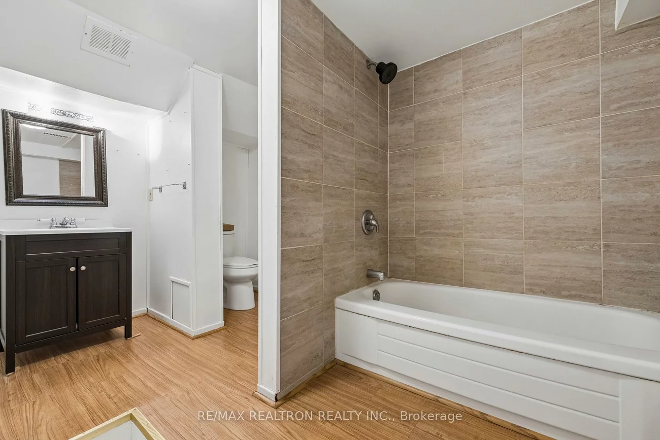 253, Silverbirch, Bristol-London, Newmarket