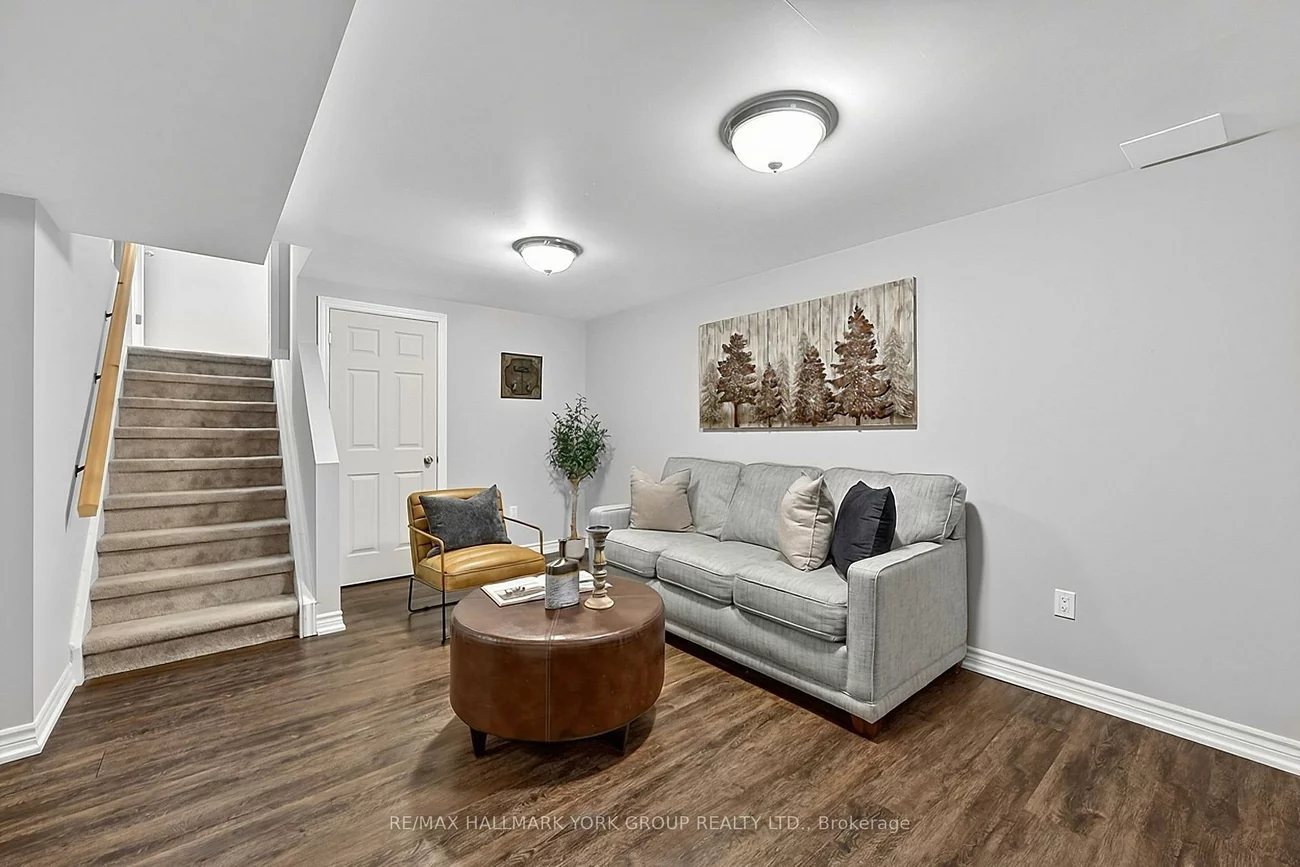 378, Marble, Woodland Hill, Newmarket