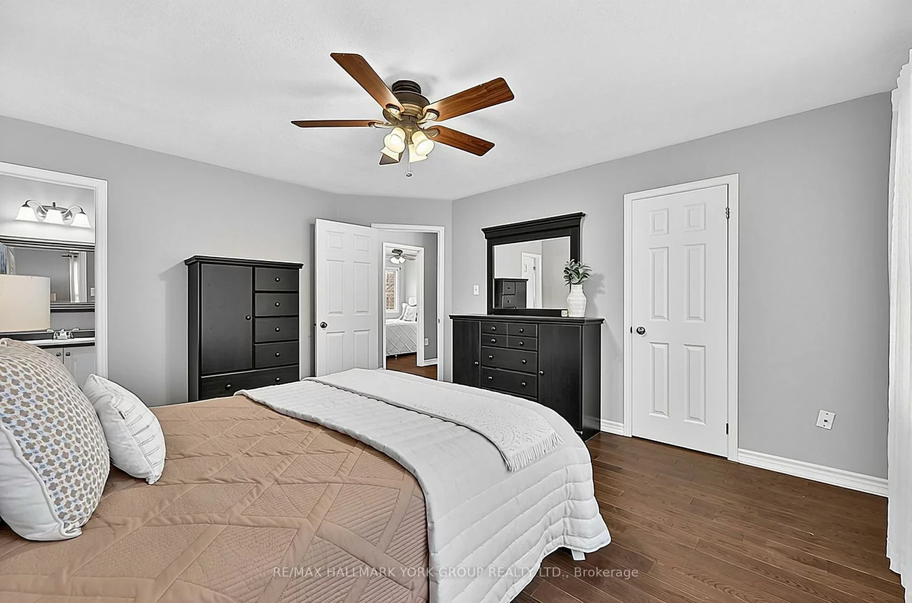 378, Marble, Woodland Hill, Newmarket