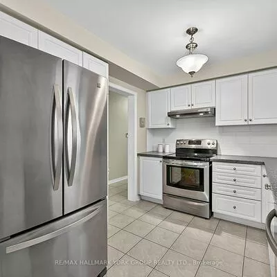 378, Marble, Woodland Hill, Newmarket