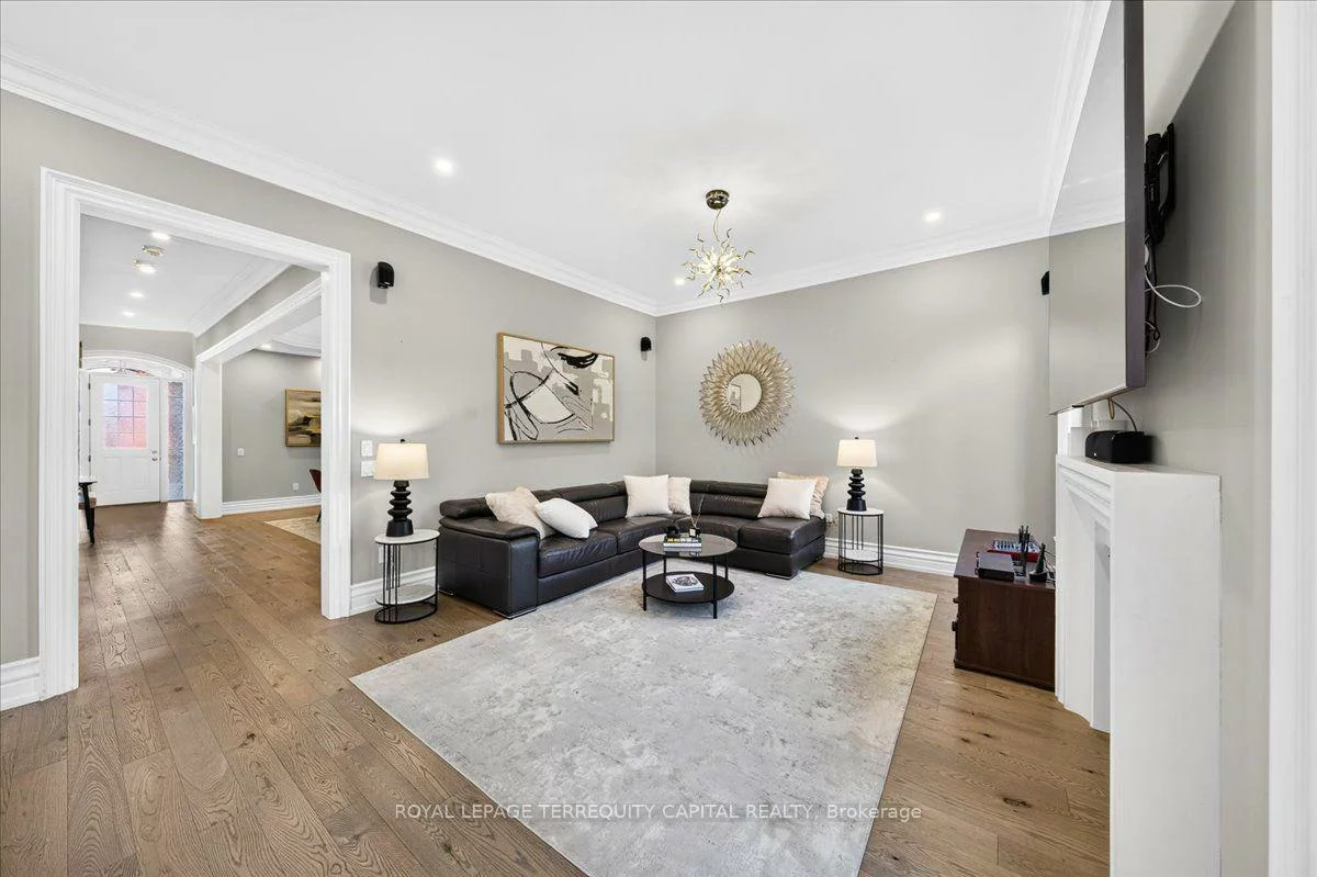 613, Clifford Perry, Woodland Hill, Newmarket
