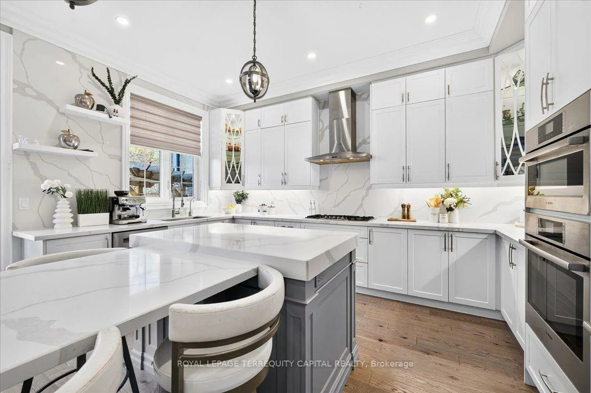 613, Clifford Perry, Woodland Hill, Newmarket