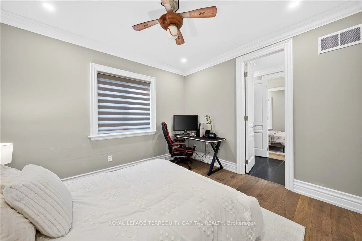 613, Clifford Perry, Woodland Hill, Newmarket