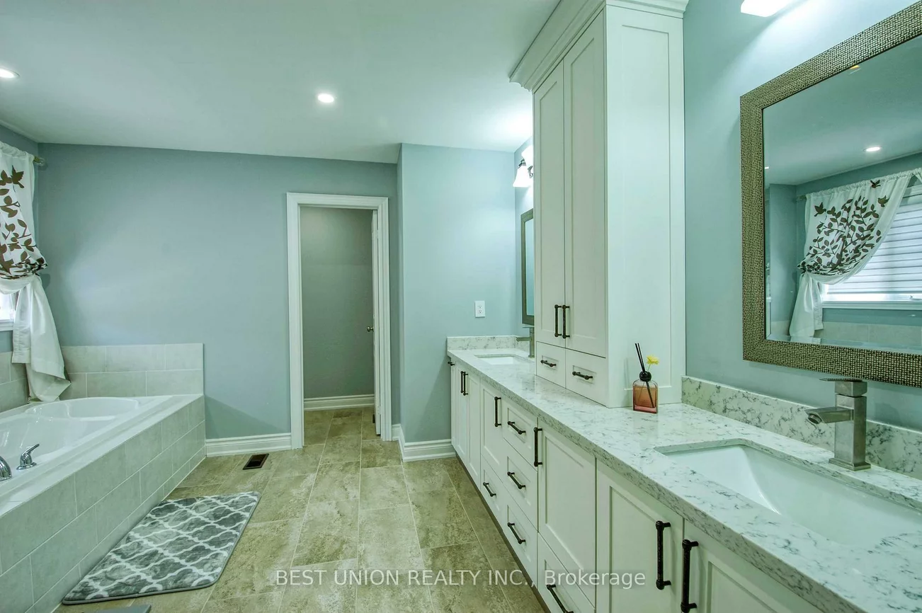 1183, Mctavish, Stonehaven-Wyndham, Newmarket
