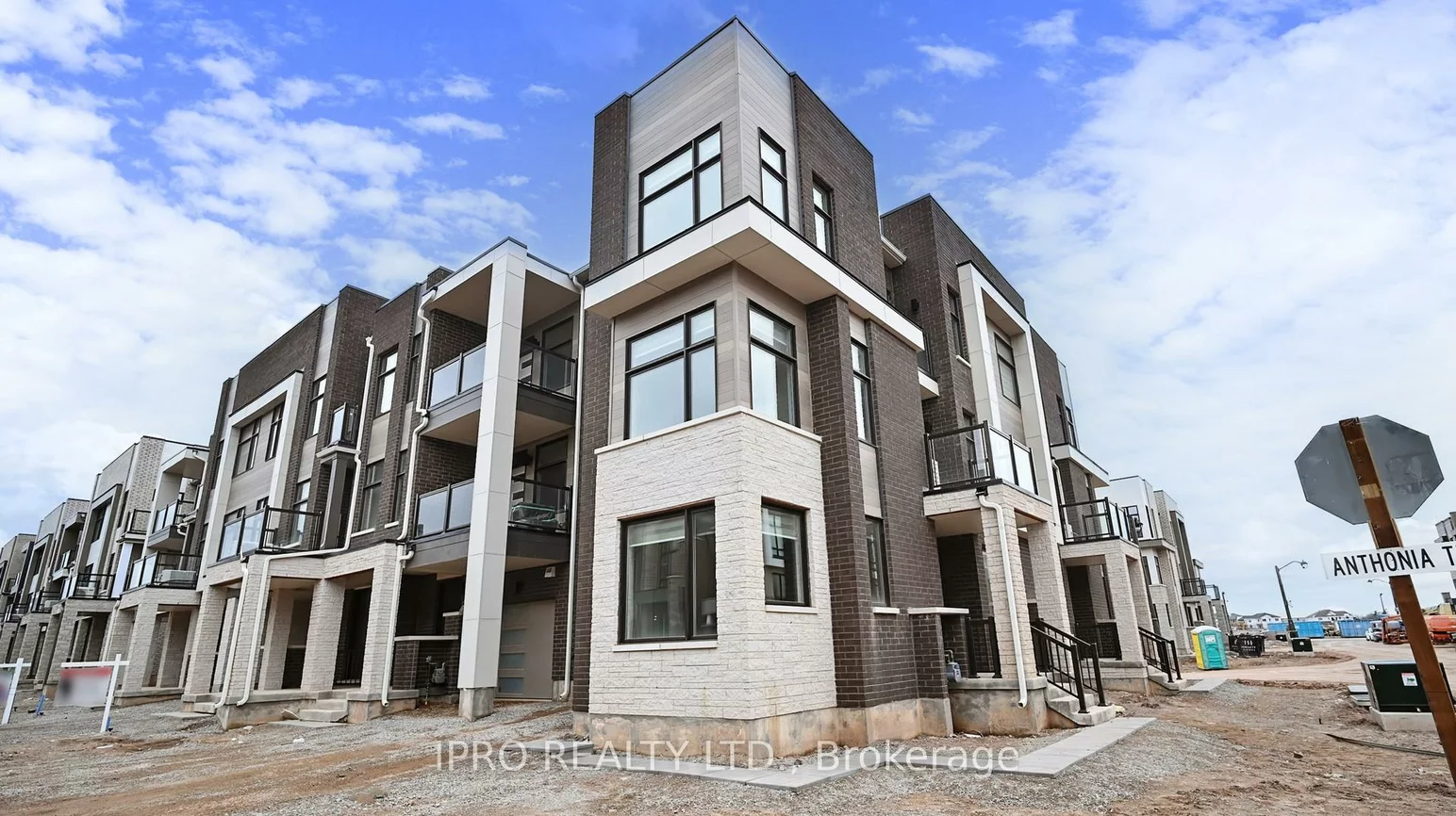 3060, Welsman, 1010 - JM Joshua Meadows, Oakville