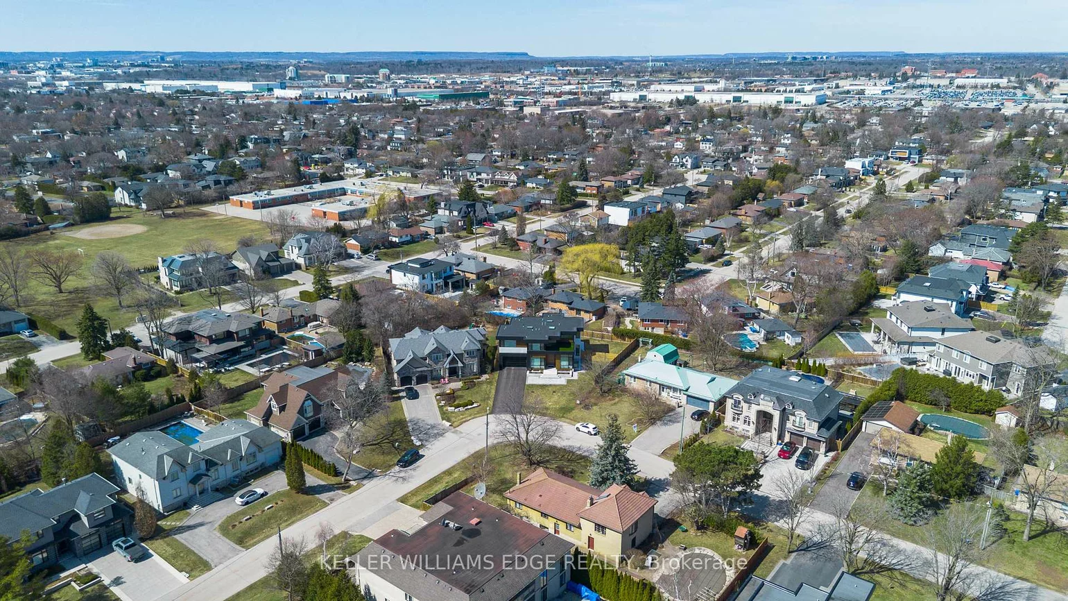 396, Salisbury, 1020 - WO West, Oakville