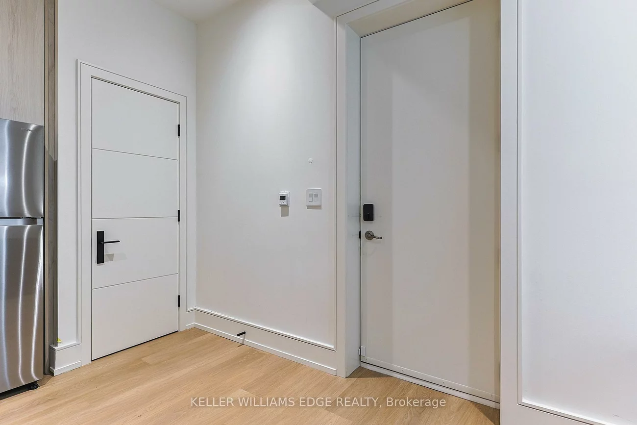 396, Salisbury, 1020 - WO West, Oakville
