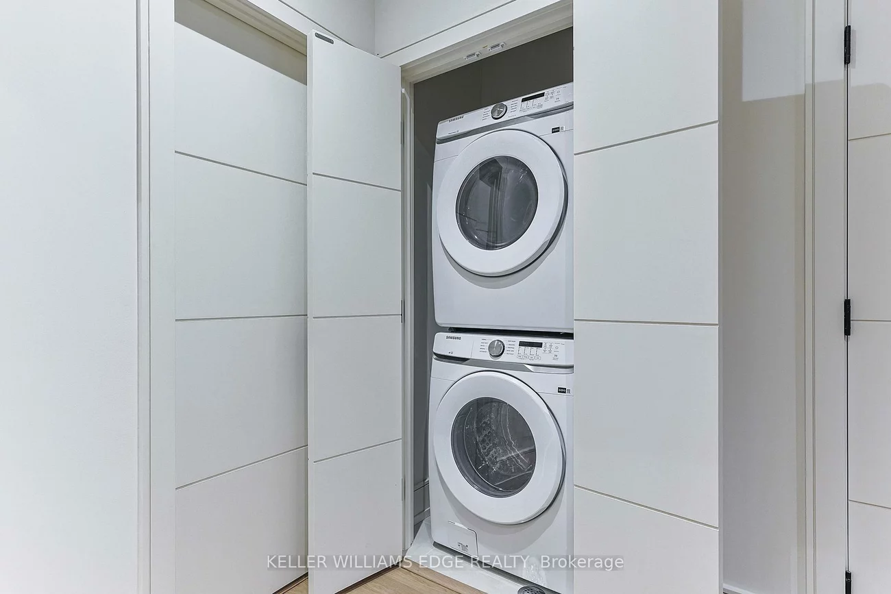396, Salisbury, 1020 - WO West, Oakville