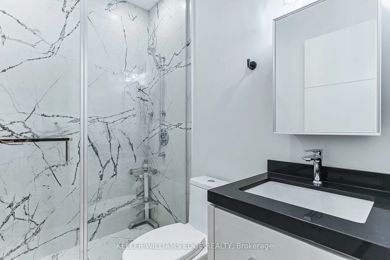 396, Salisbury, 1020 - WO West, Oakville