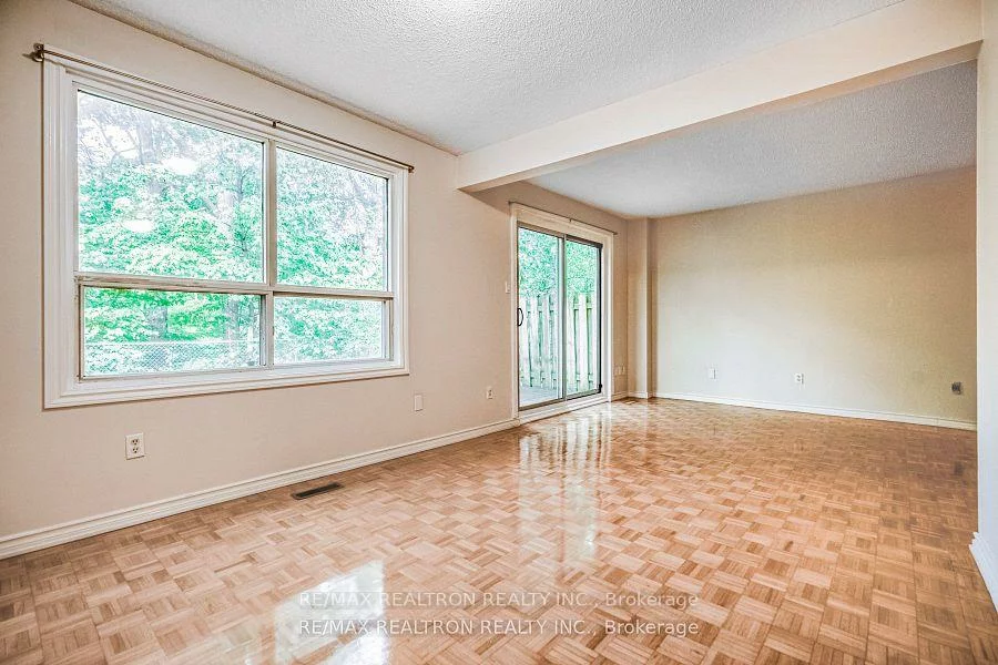 1251, White Oaks, 1005 - FA Falgarwood, Oakville