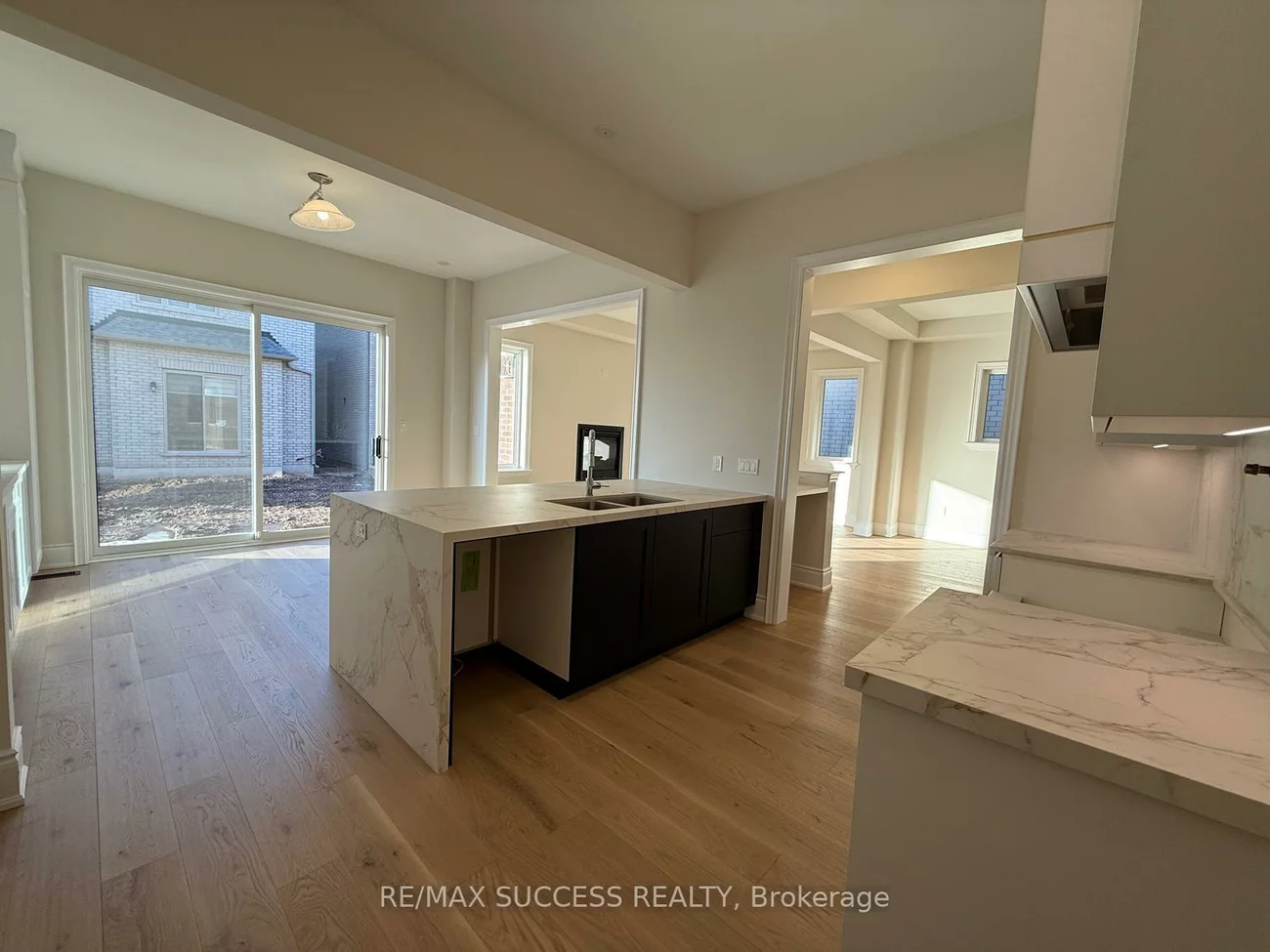 1323, Pelican pass, 1010 - JM Joshua Meadows, Oakville