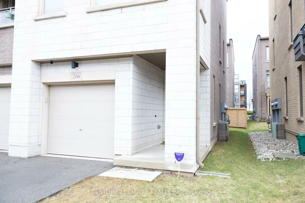 206, Huguenot, 1008 - GO Glenorchy, Oakville