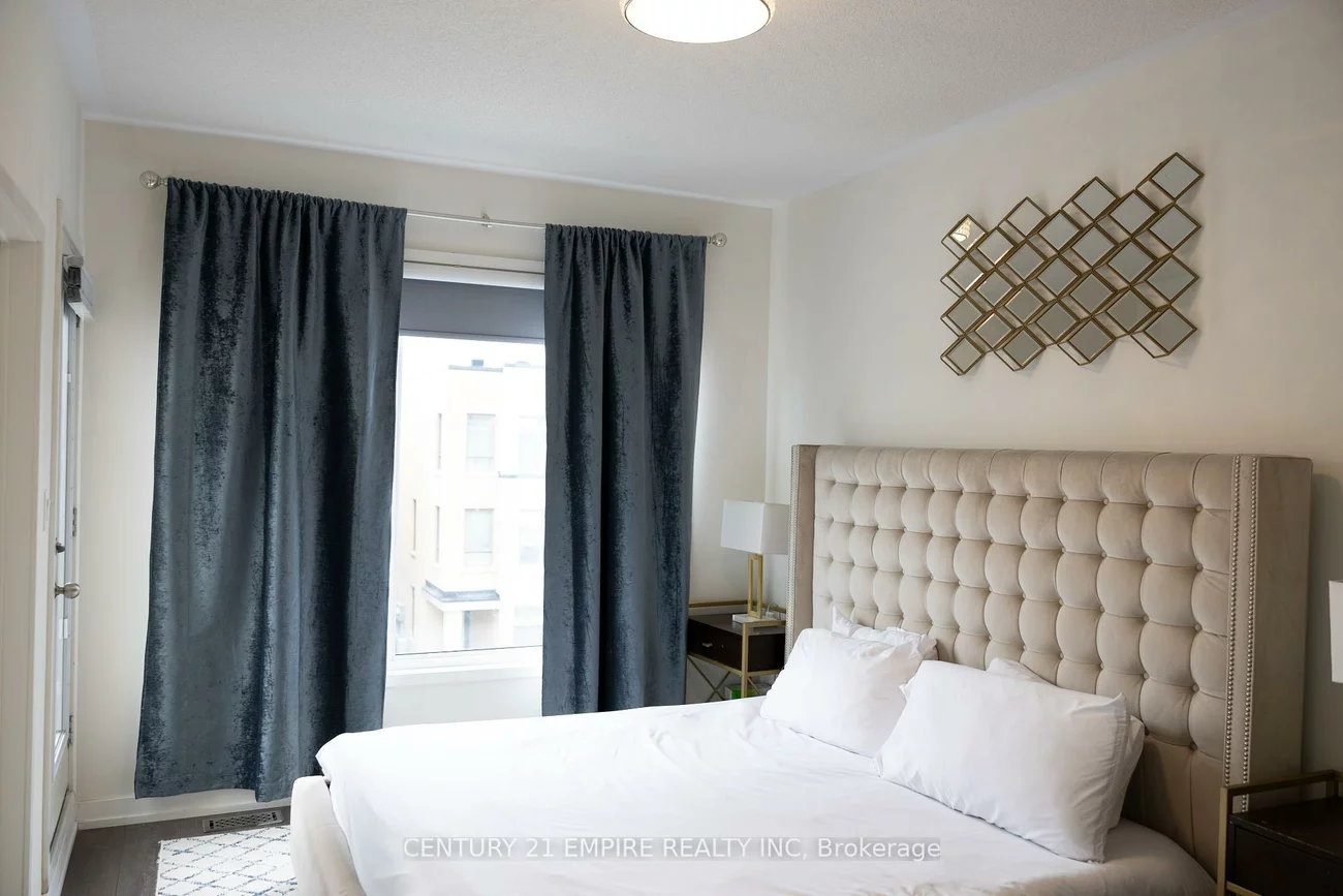 206, Huguenot, 1008 - GO Glenorchy, Oakville