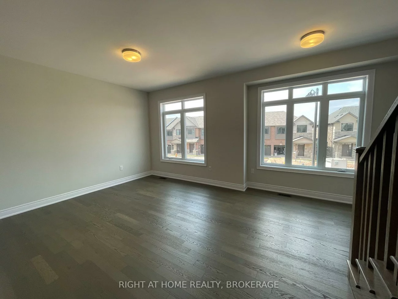 2184, Postmaster, 1019 - WM Westmount, Oakville