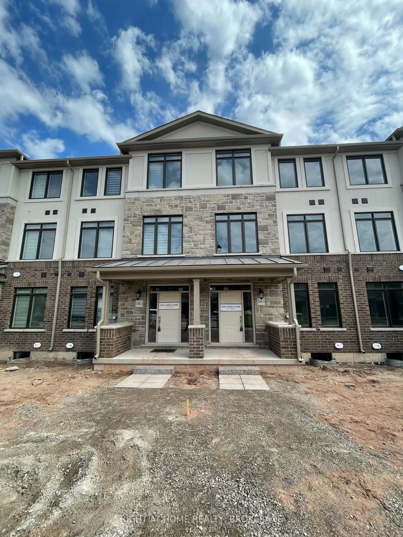 2184, Postmaster, 1019 - WM Westmount, Oakville