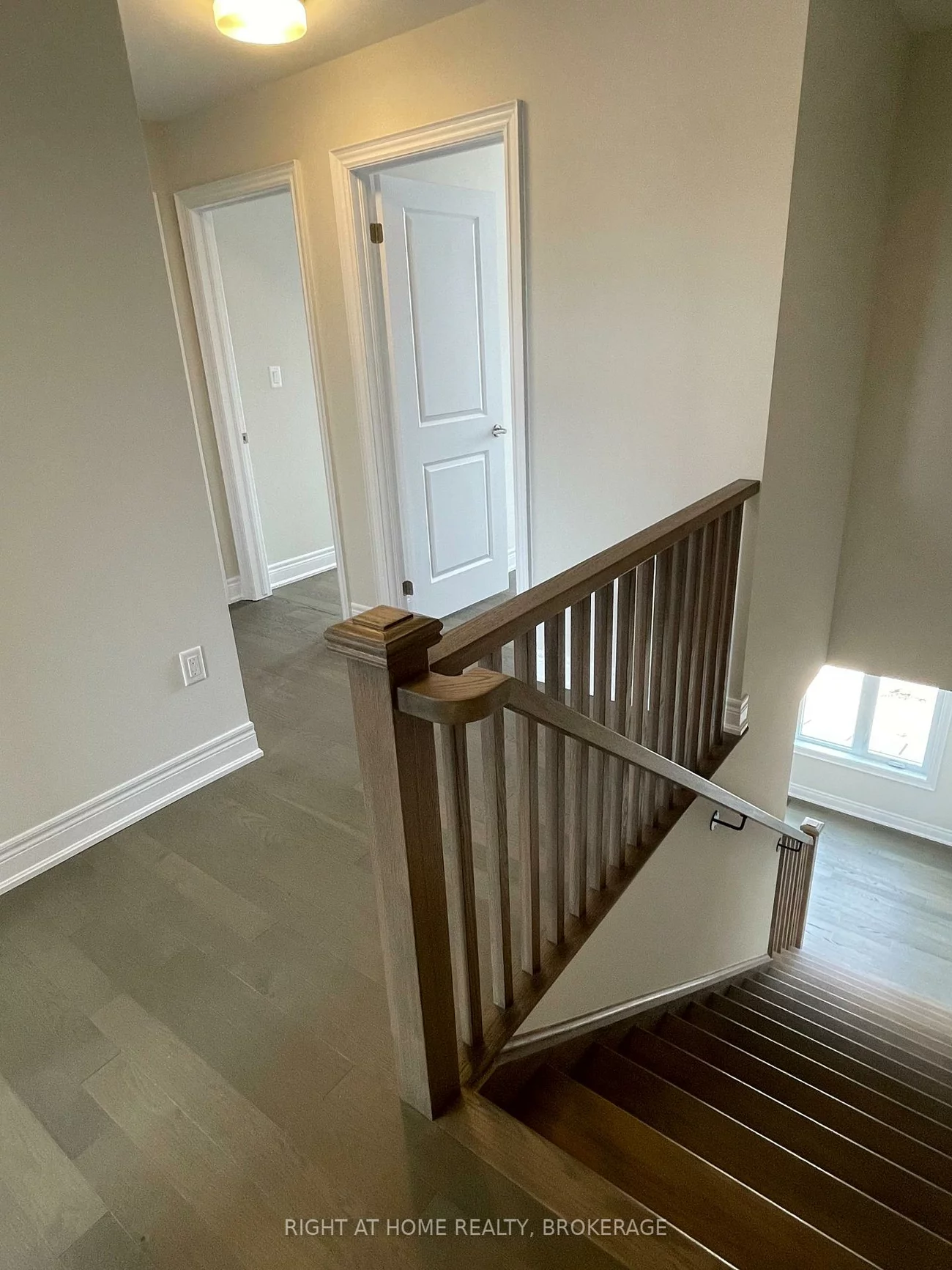 2184, Postmaster, 1019 - WM Westmount, Oakville