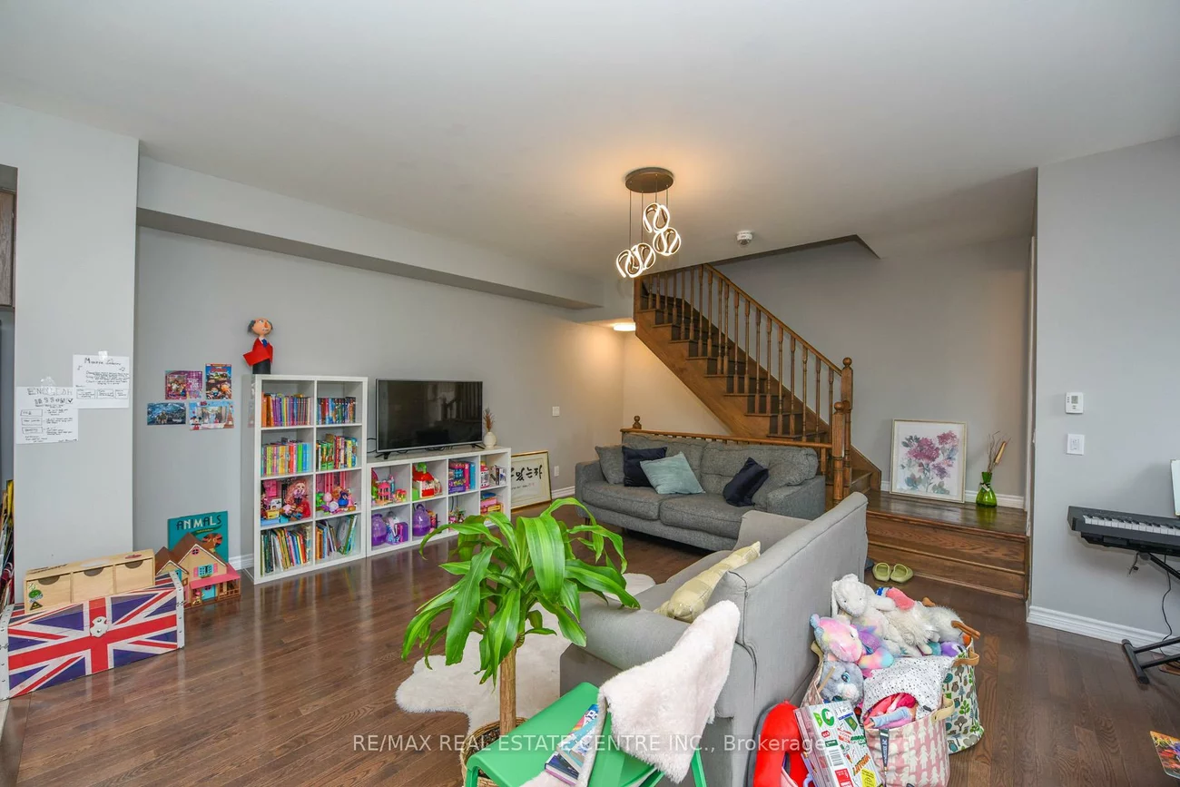 428, Rockwell Common, 1010 - JM Joshua Meadows, Oakville