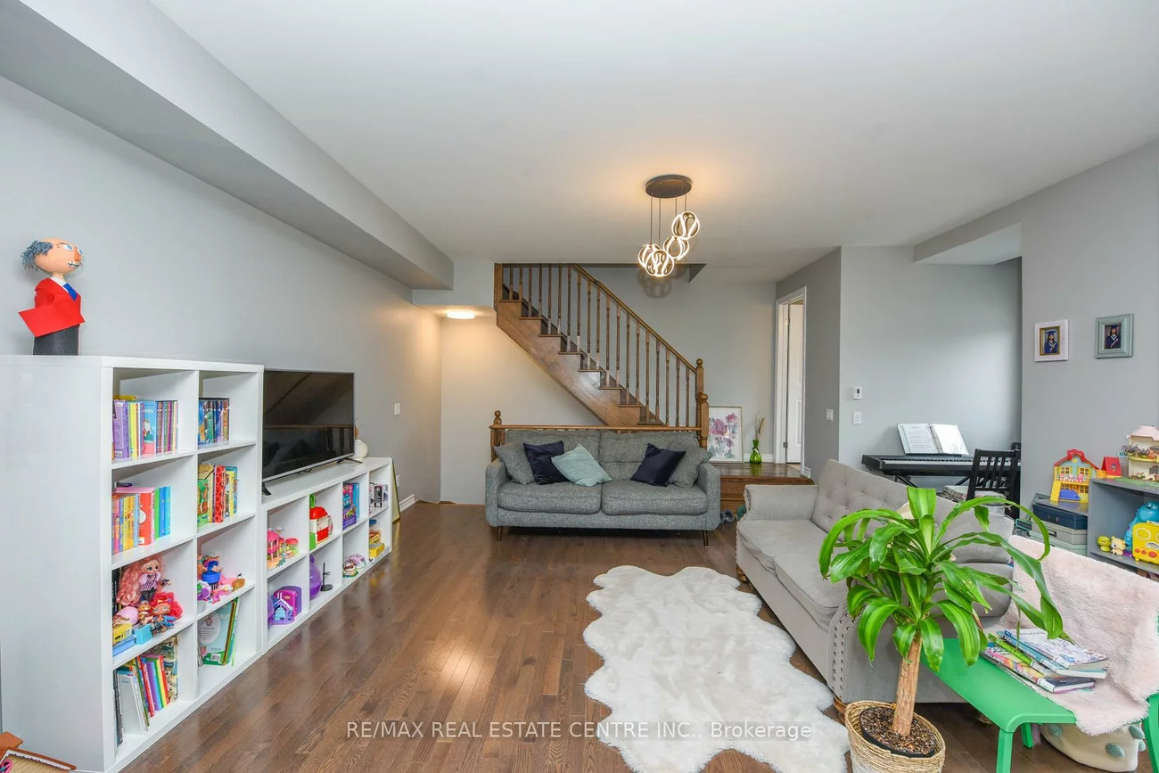 428, Rockwell Common, 1010 - JM Joshua Meadows, Oakville