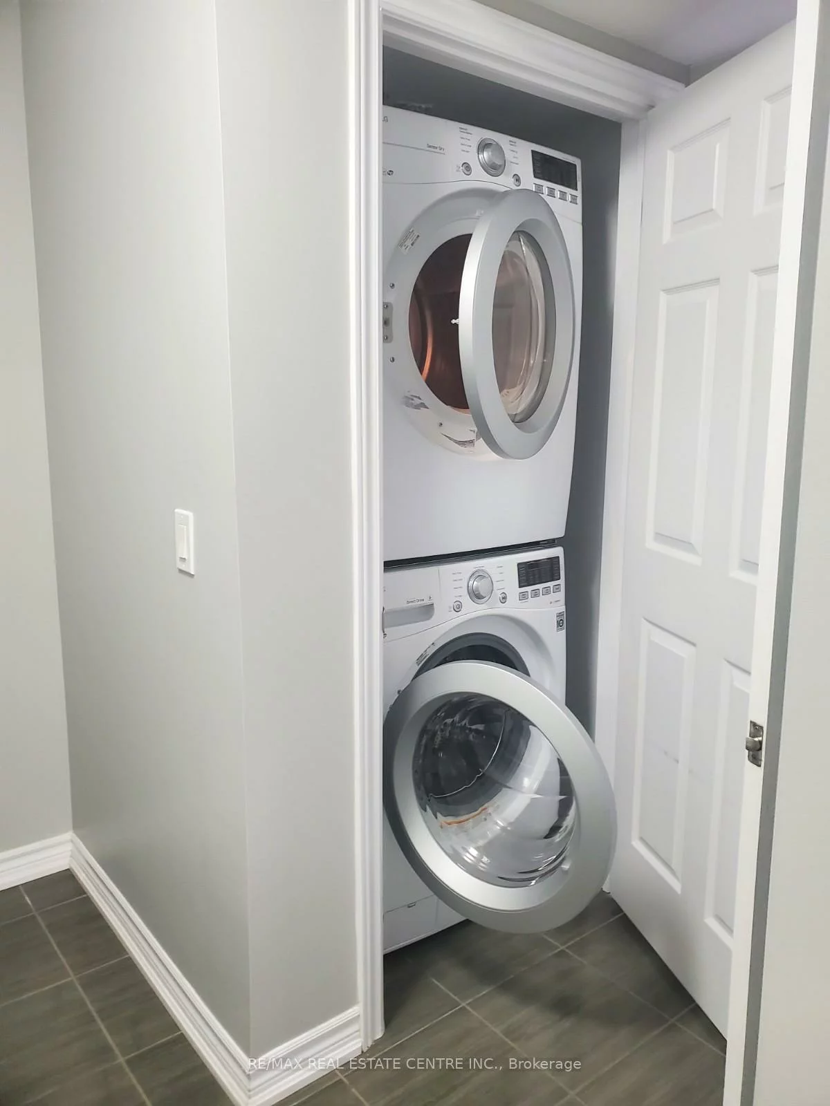 428, Rockwell Common, 1010 - JM Joshua Meadows, Oakville