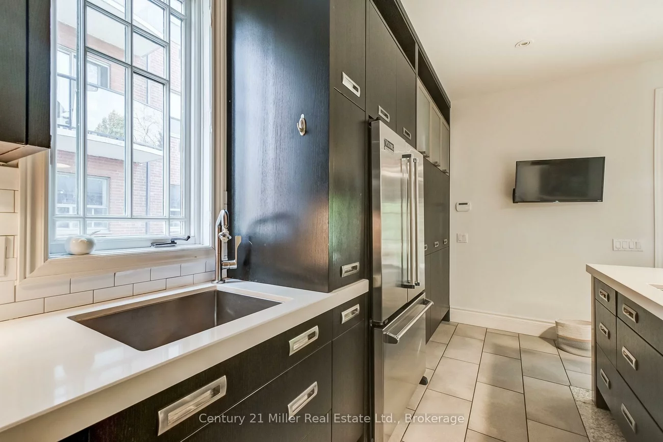2377, Ontario, 1001 - BR Bronte, Oakville