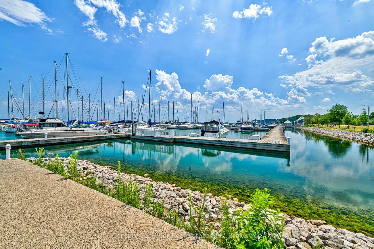 2377, Ontario, 1001 - BR Bronte, Oakville