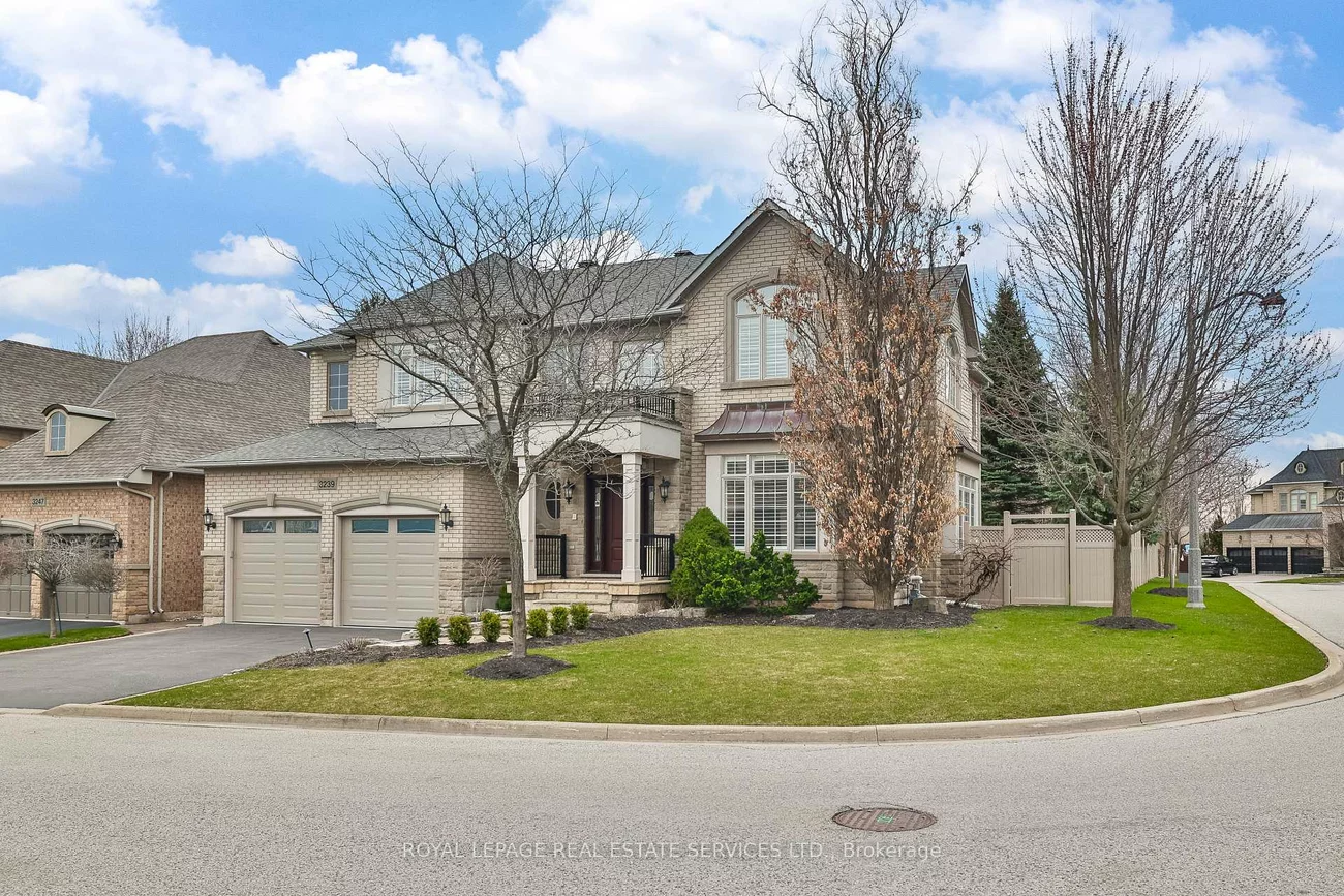 3446, Vernon Powell, 1008 - GO Glenorchy, Oakville
