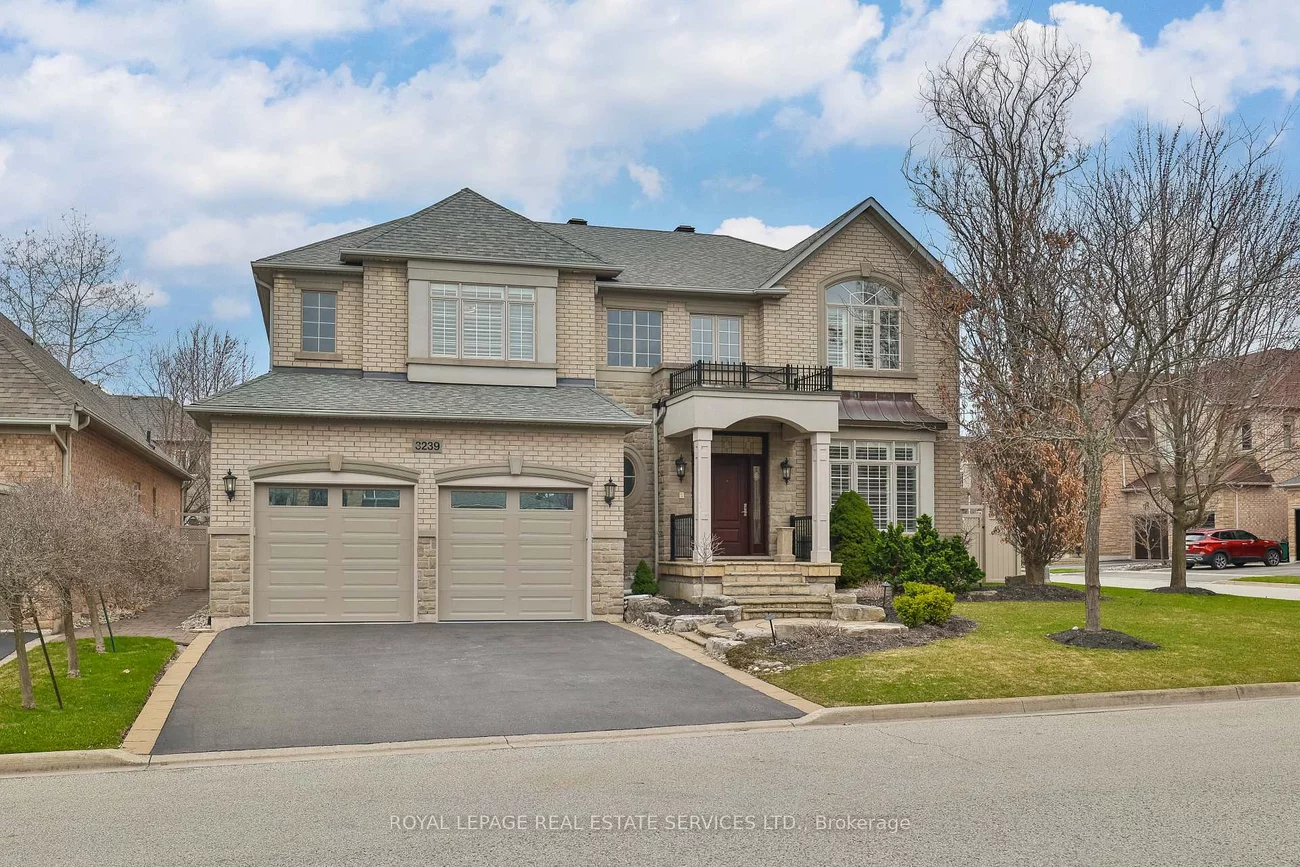 3446, Vernon Powell, 1008 - GO Glenorchy, Oakville