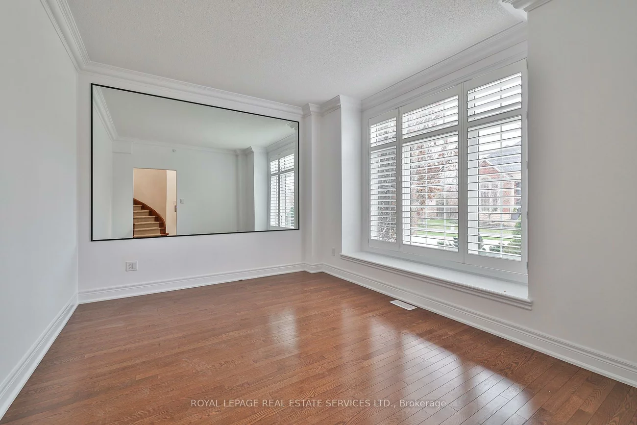 3446, Vernon Powell, 1008 - GO Glenorchy, Oakville